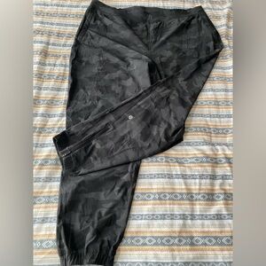 Lululemon Joggers black camouflage